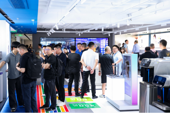0825-经销商大会新闻通稿（0826V4)468.png